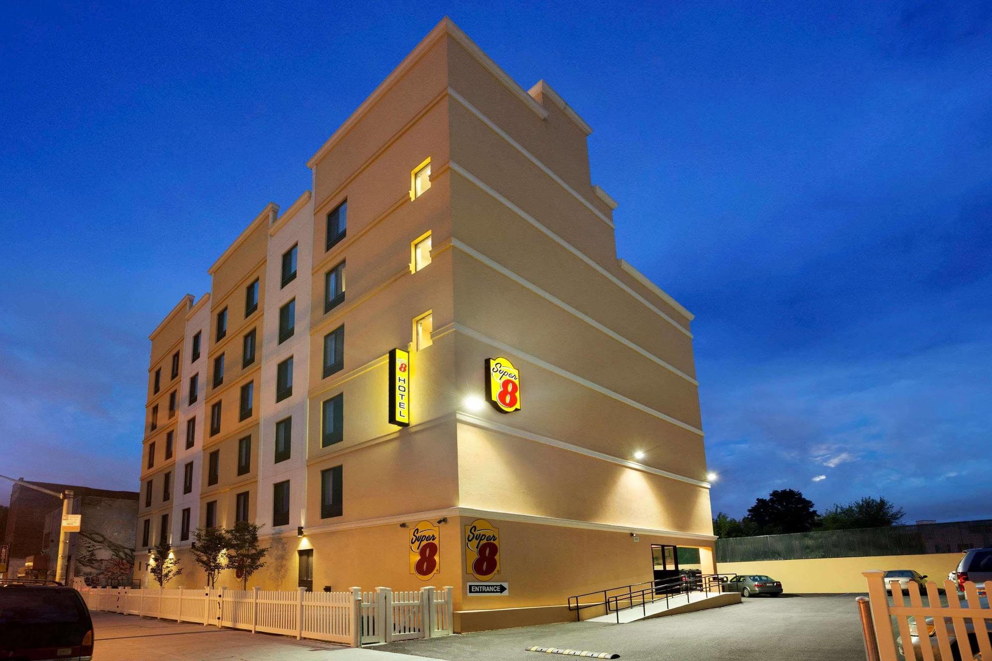 Hotel Super 8 Bronx Nueva York Exterior foto